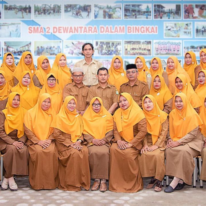 Guru SMAN 2 Dewantara 2