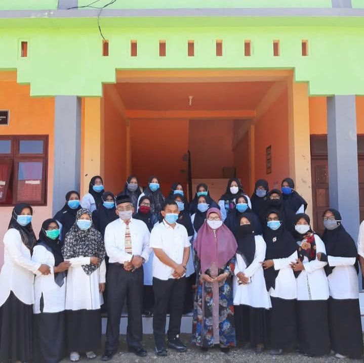 Guru SMAN 2 Dewantara 4